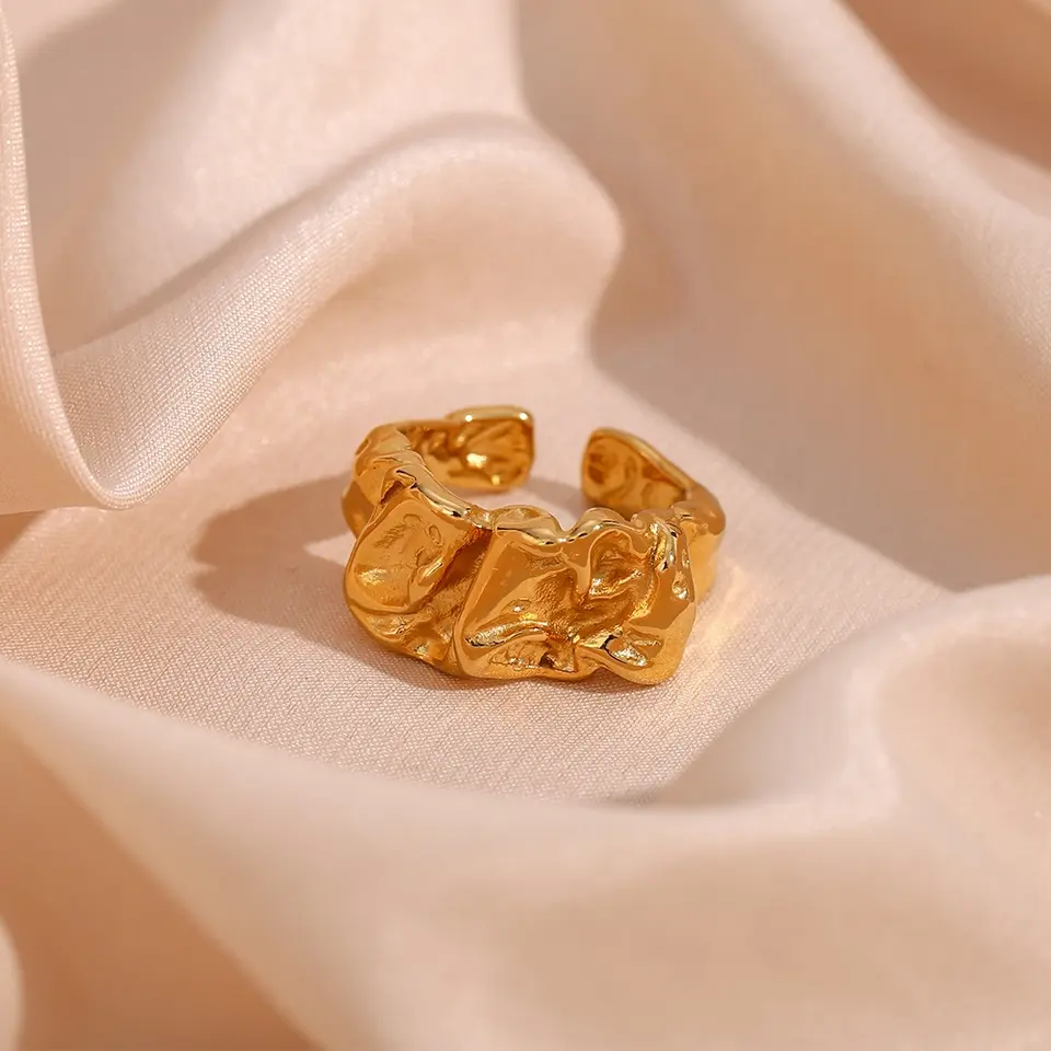Alessia Ring - Gold - Still Life - ISSHU
